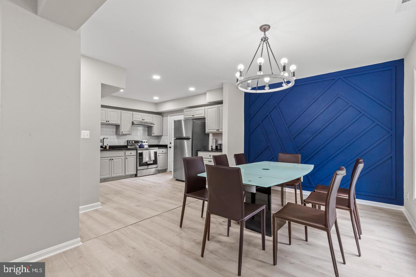 HILLWOOD - Residential Lease