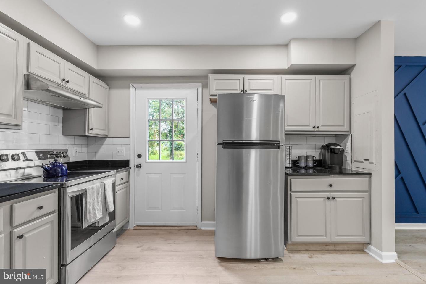 HILLWOOD - Residential Lease