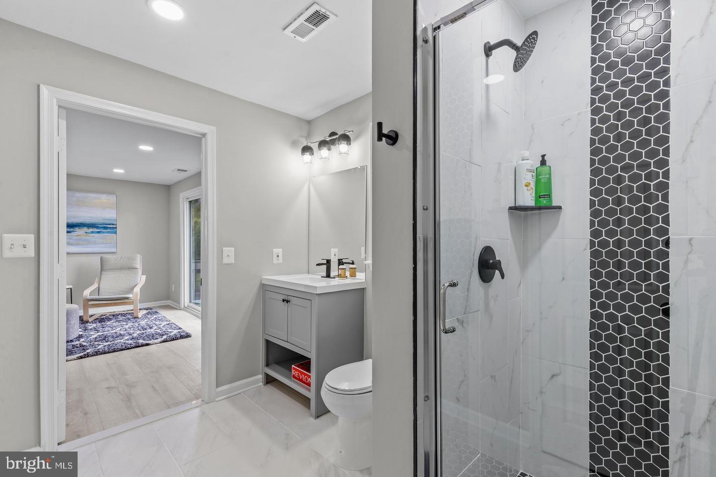 HILLWOOD - Residential Lease