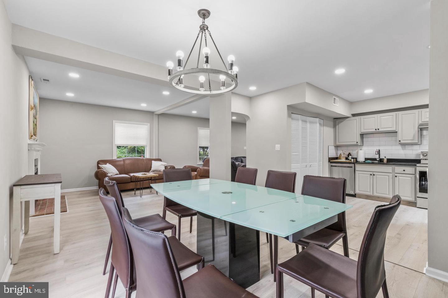 HILLWOOD - Residential Lease