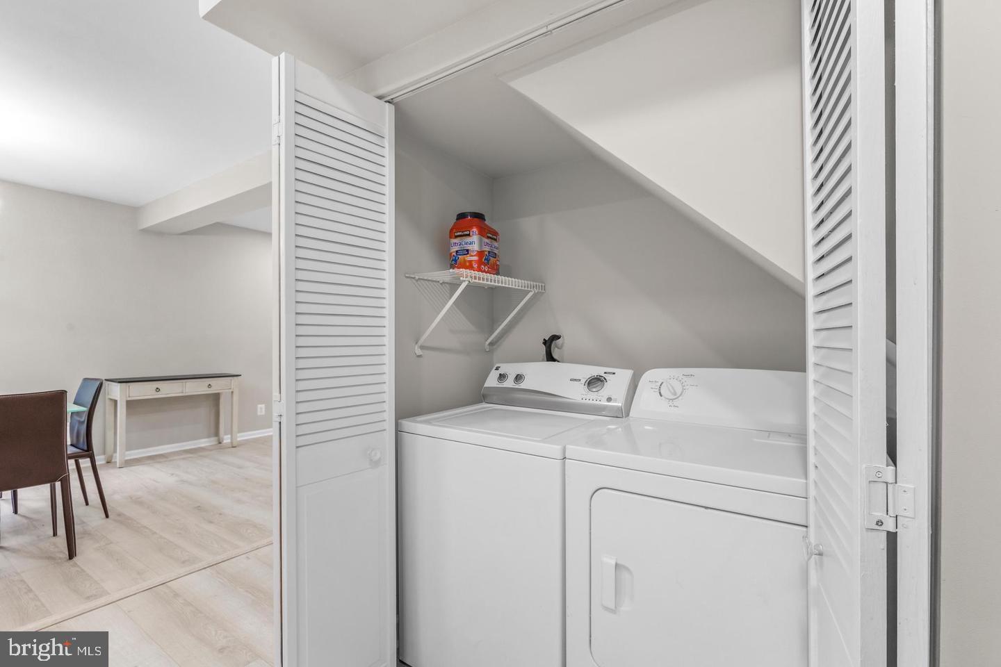 HILLWOOD - Residential Lease