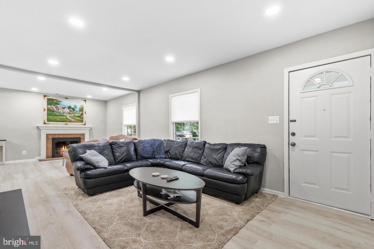 HILLWOOD - Residential Lease