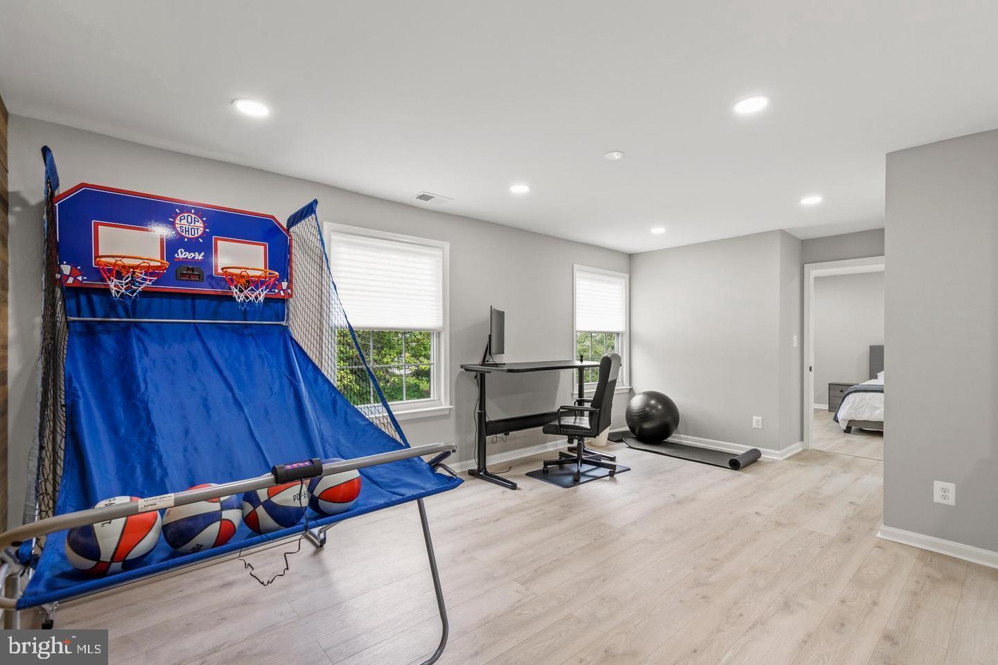 HILLWOOD - Residential Lease