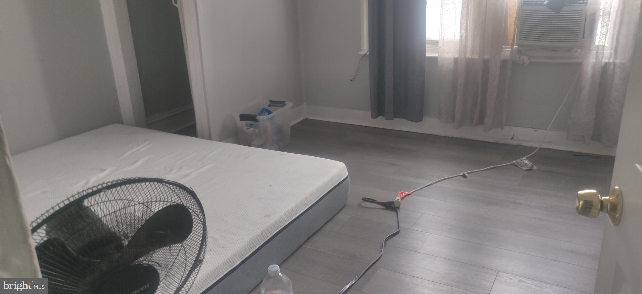 ELMWOOD PARK - Residential