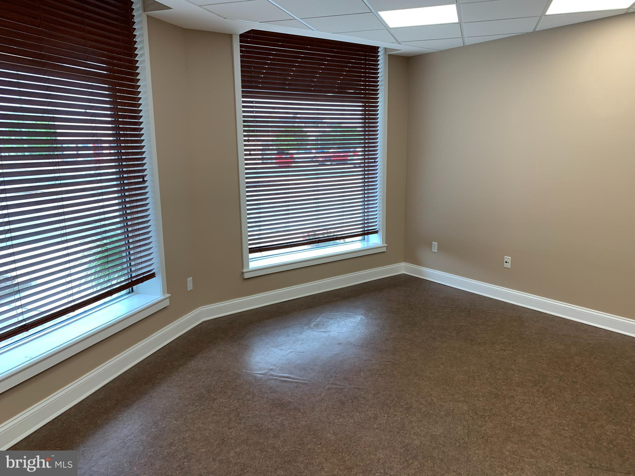 CAMBRIDGE - Commercial Sale