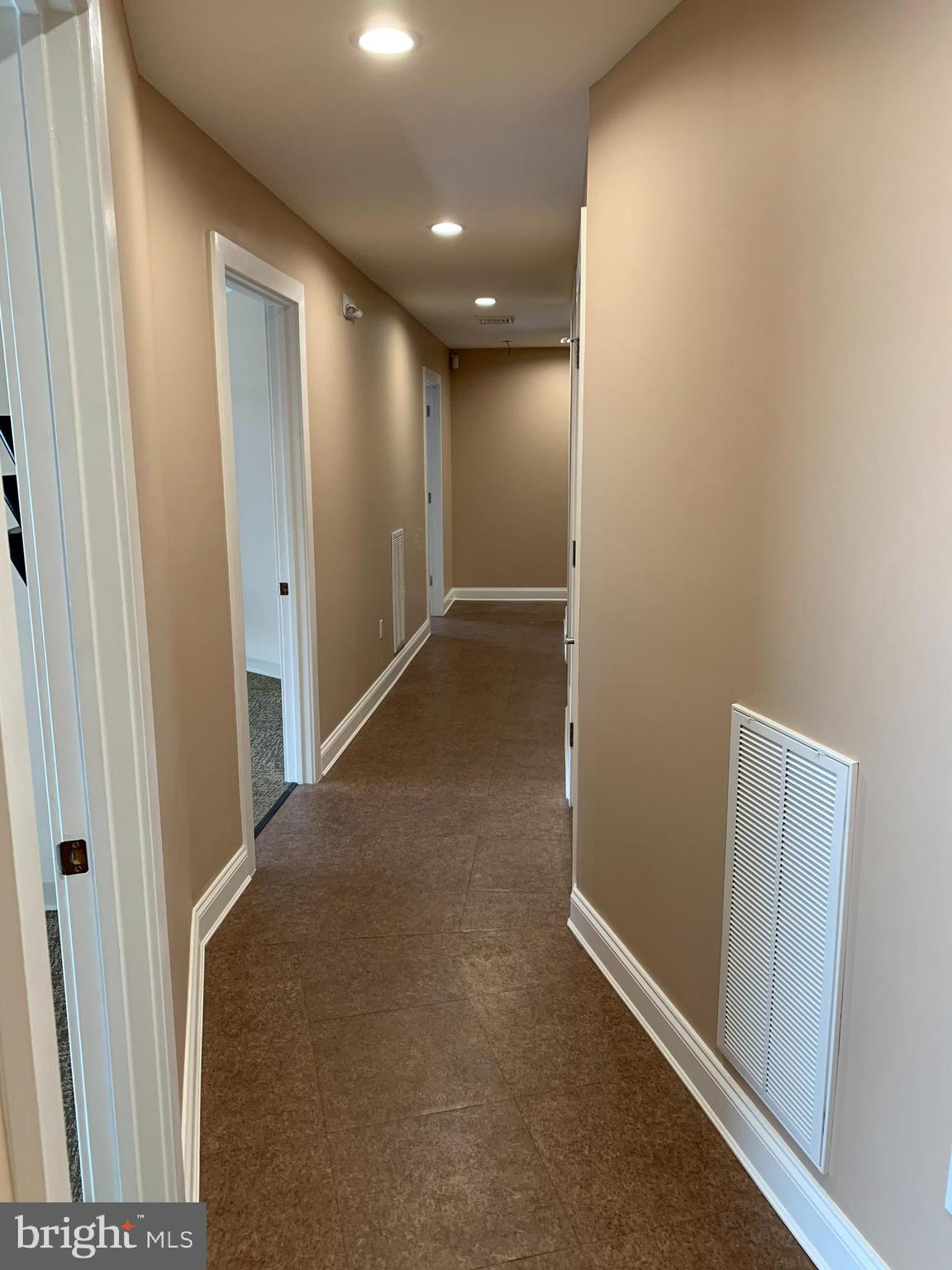 CAMBRIDGE - Commercial Sale