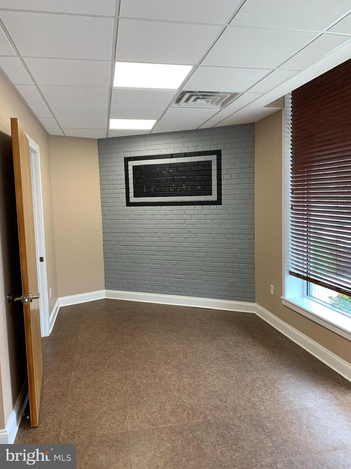 CAMBRIDGE - Commercial Sale