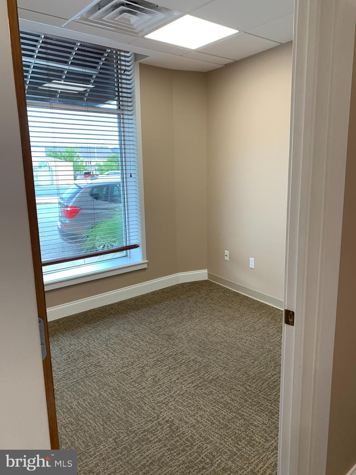 CAMBRIDGE - Commercial Sale