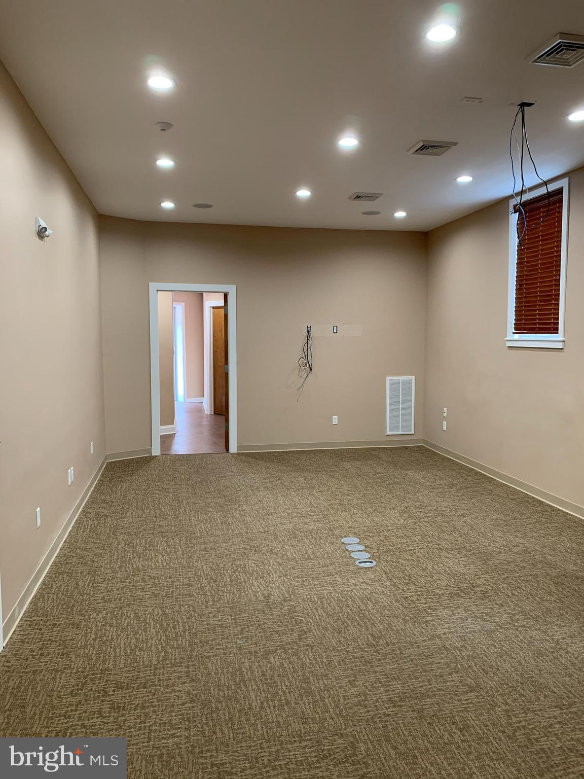 CAMBRIDGE - Commercial Sale