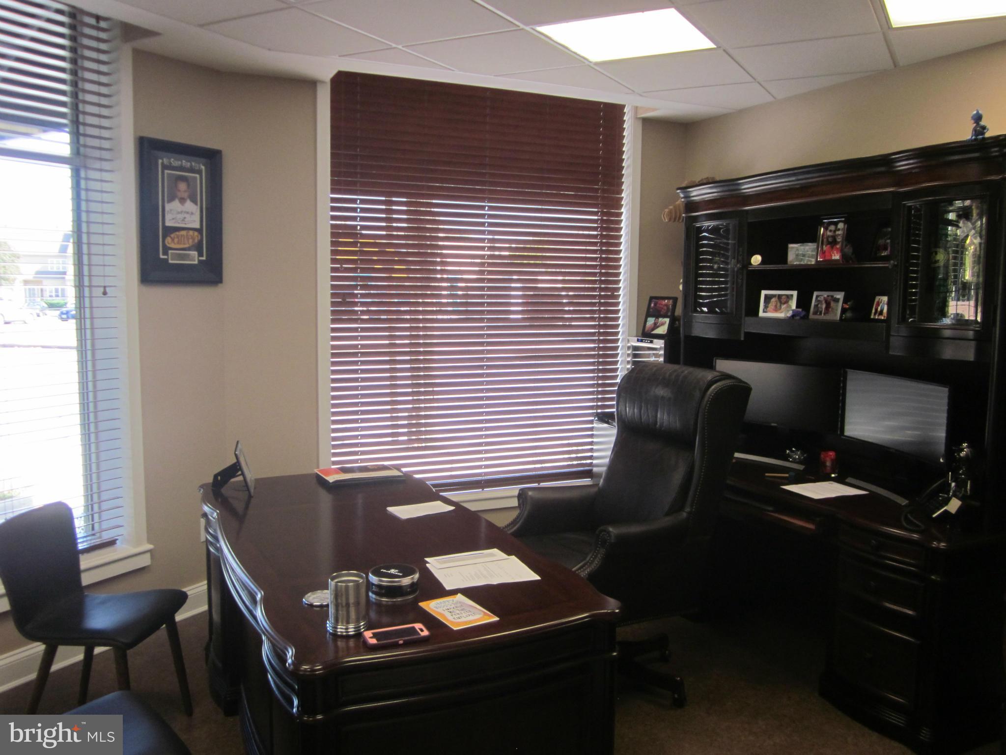 CAMBRIDGE - Commercial Sale