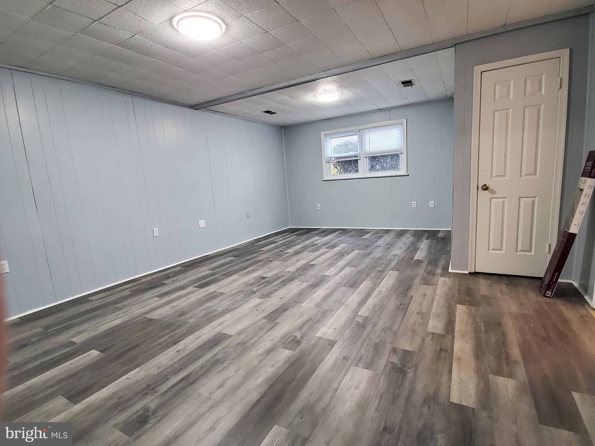 LAKE RIDGE - Residential Lease