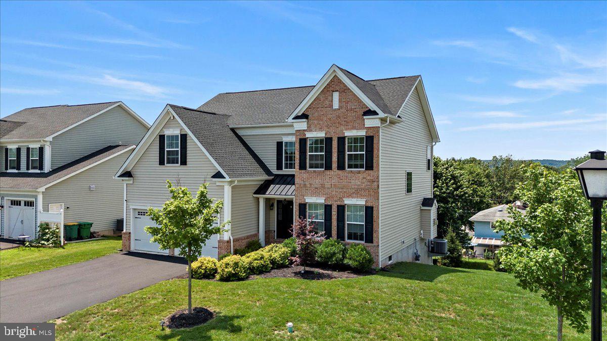 1033 BAYBERRY DRIVE