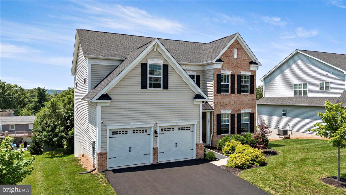 1033 BAYBERRY DRIVE
