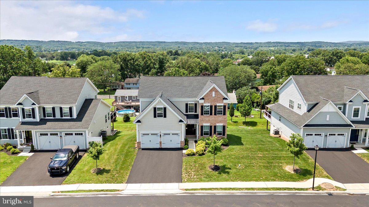 1033 BAYBERRY DRIVE