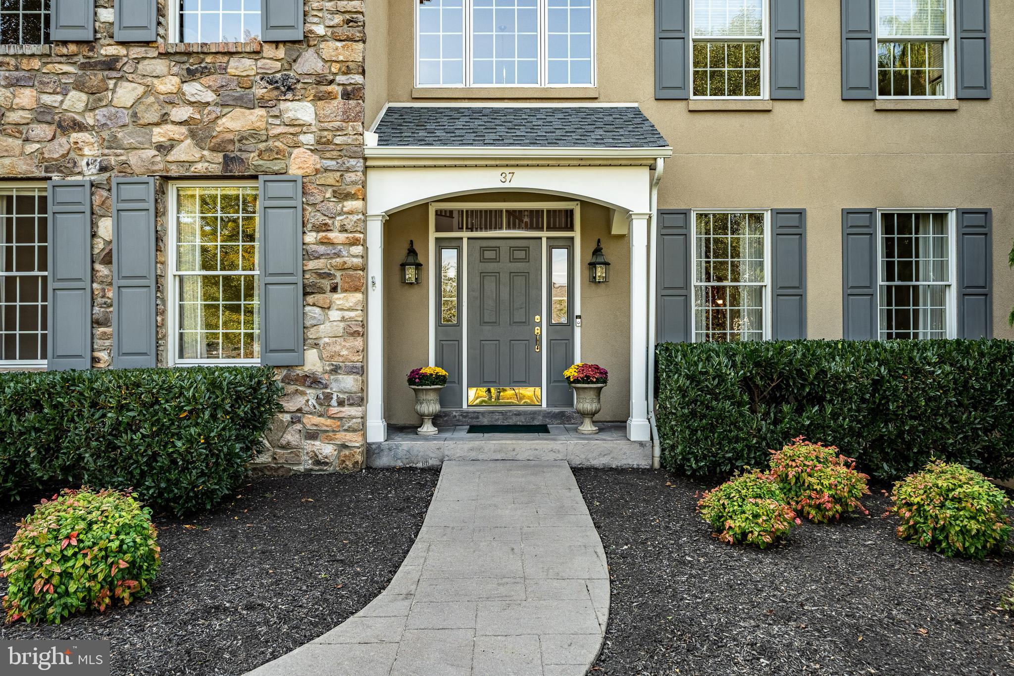 37 RUTH CIRCLE