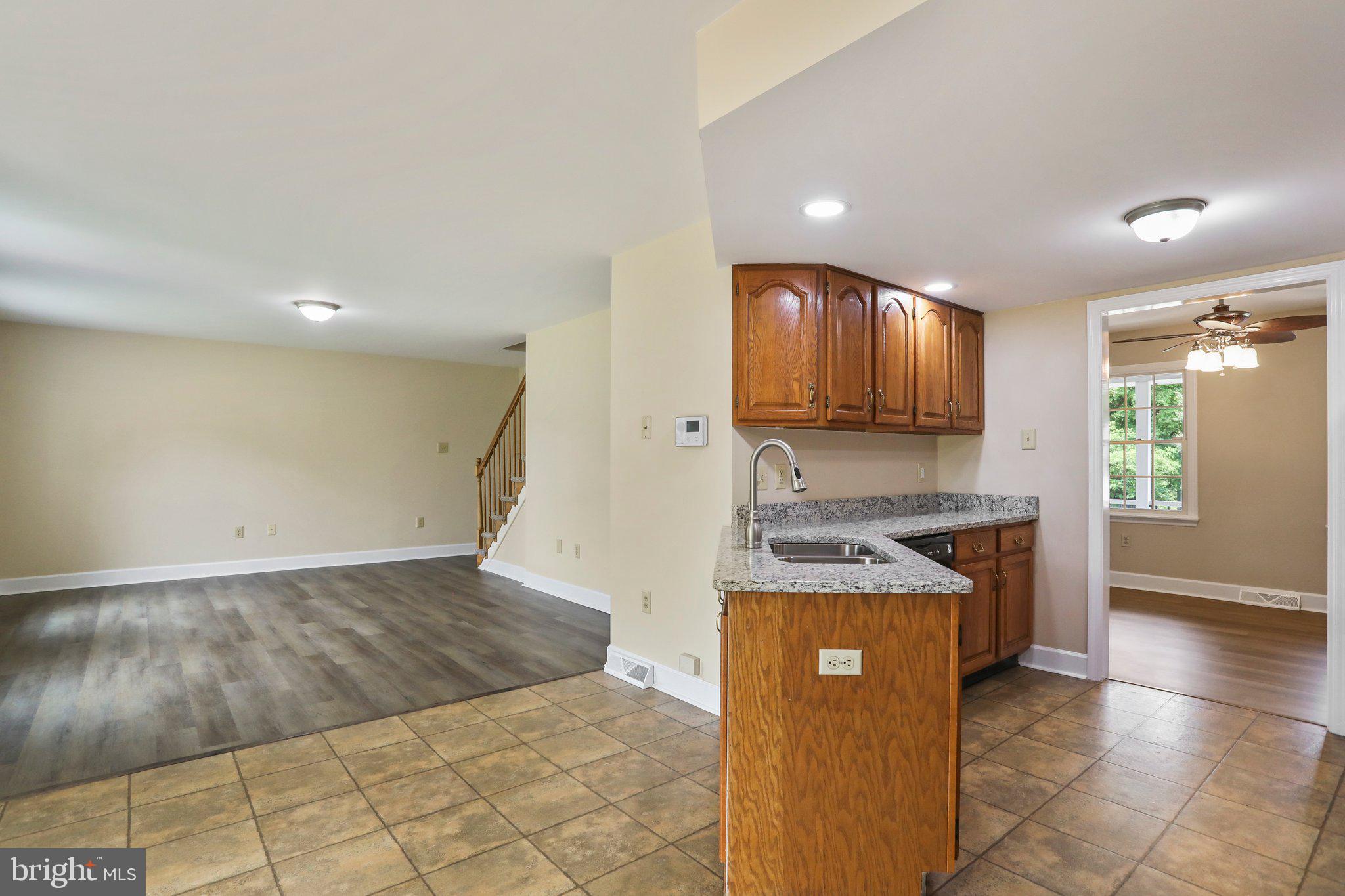 VAN LEAR MANOR - Residential