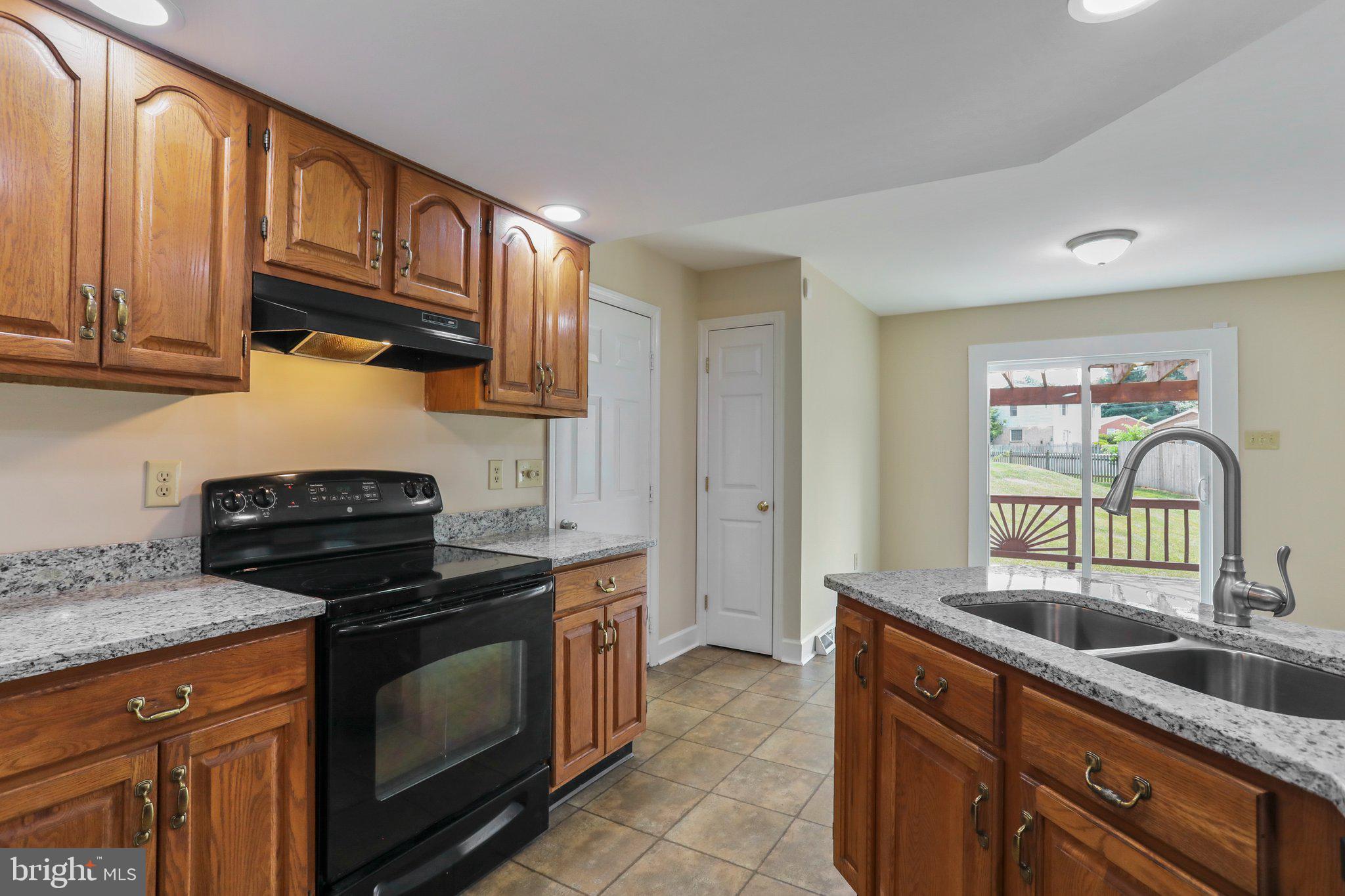 VAN LEAR MANOR - Residential