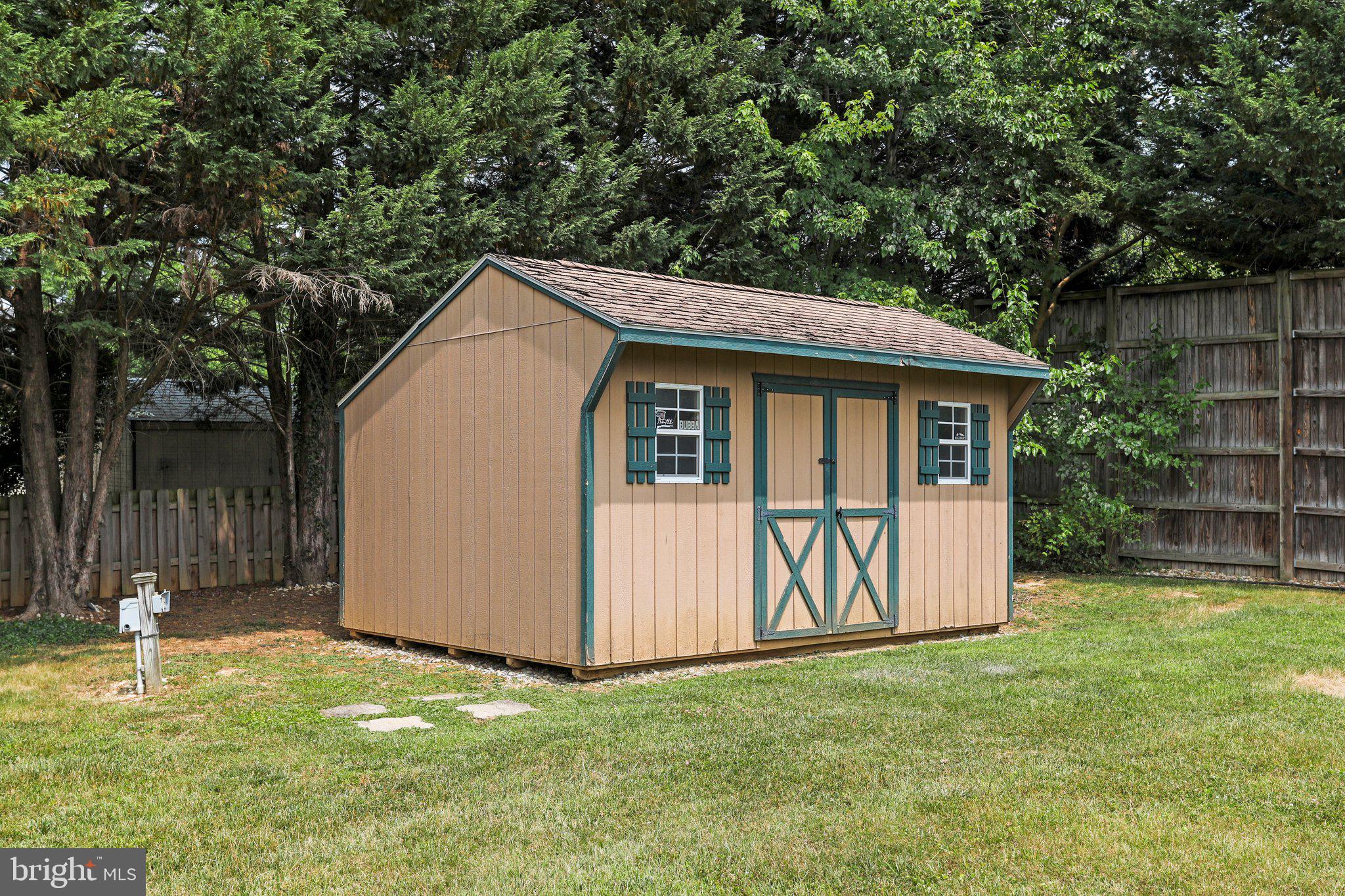 VAN LEAR MANOR - Residential