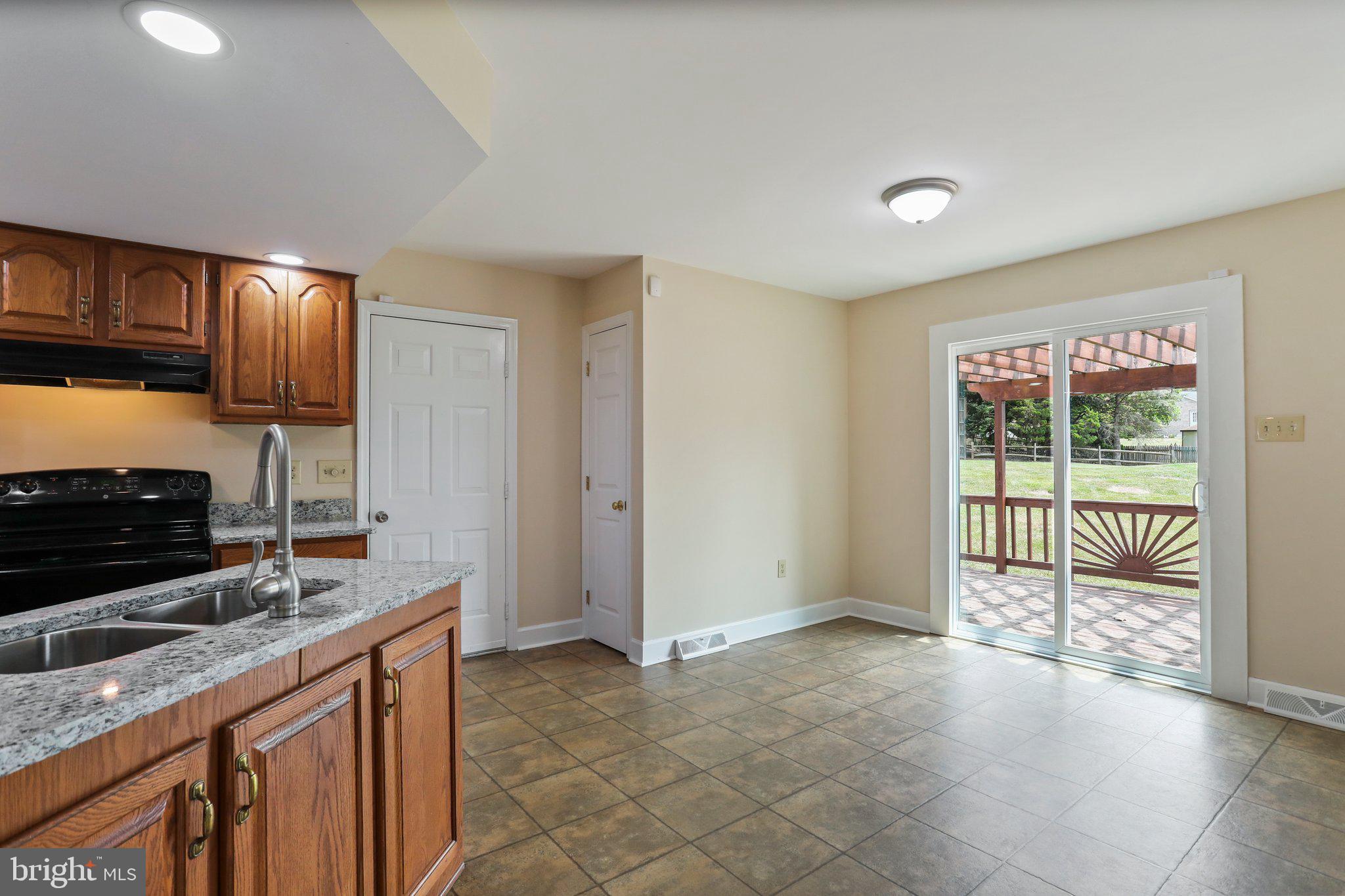 VAN LEAR MANOR - Residential