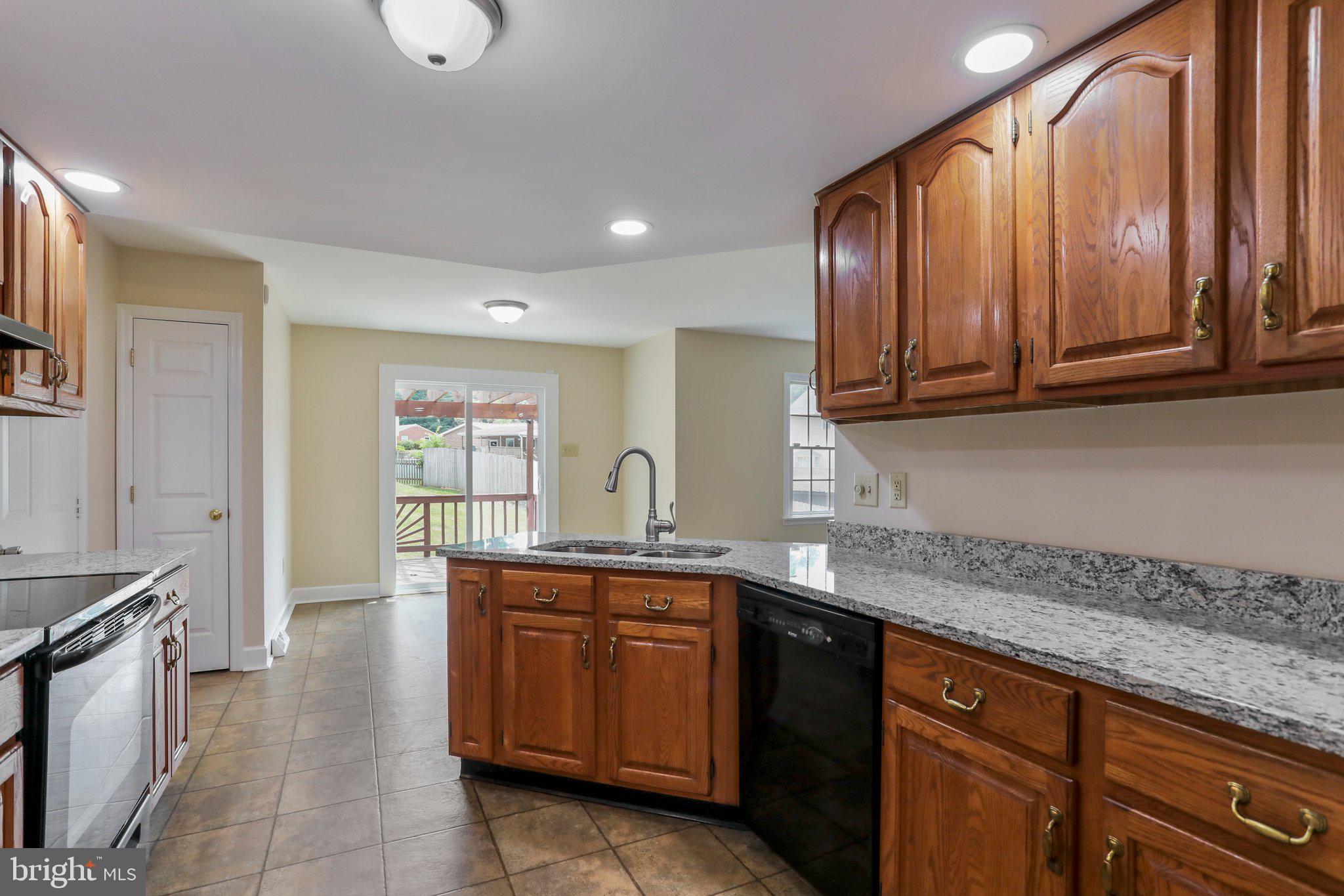 VAN LEAR MANOR - Residential