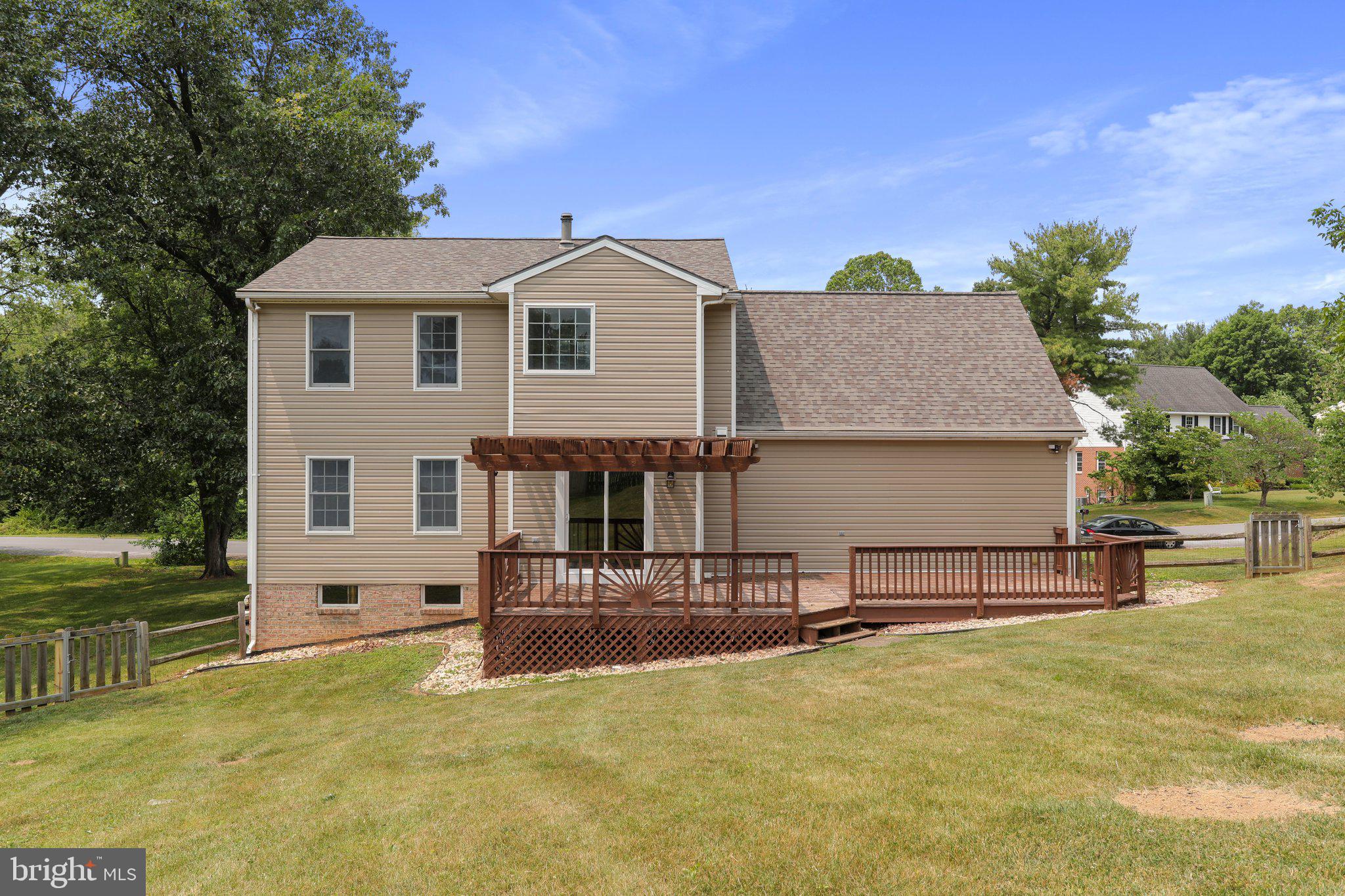 VAN LEAR MANOR - Residential