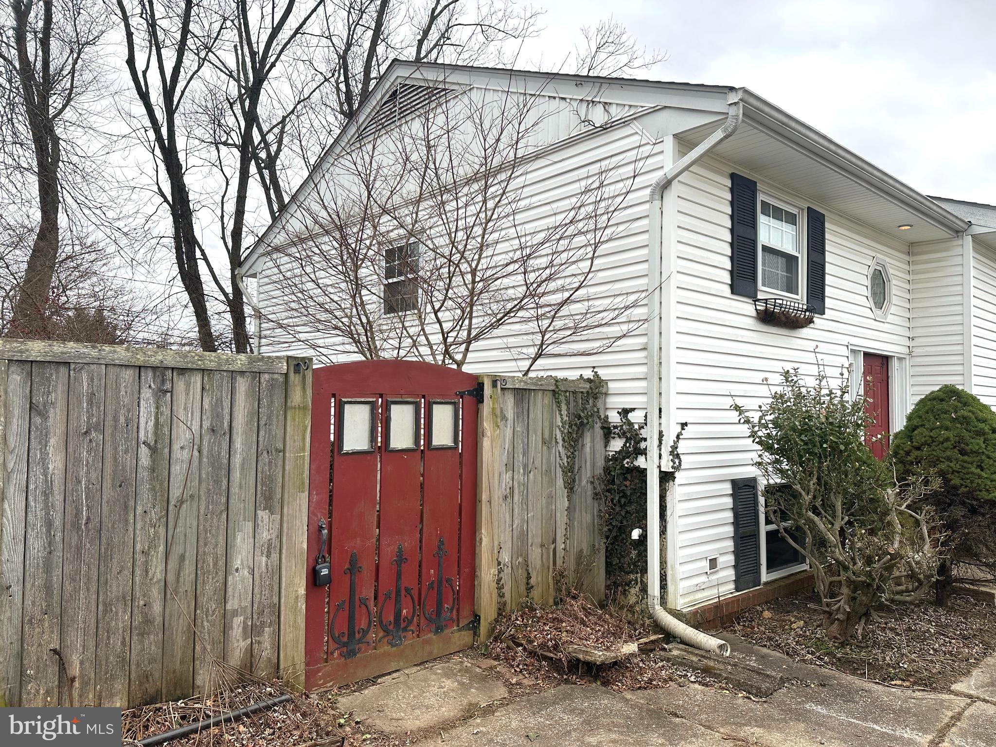 SUBURBIA - Residential