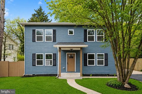 Photo of 3141 Annandale Road, FALLS CHURCH, VA 22042 (MLS # VAFX2312380)