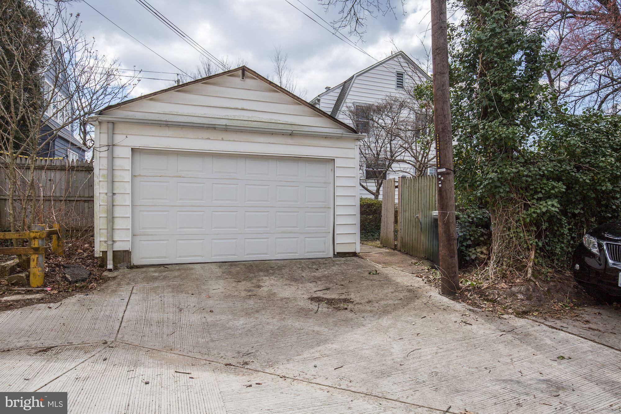 CHEVY CHASE - Residential Lease