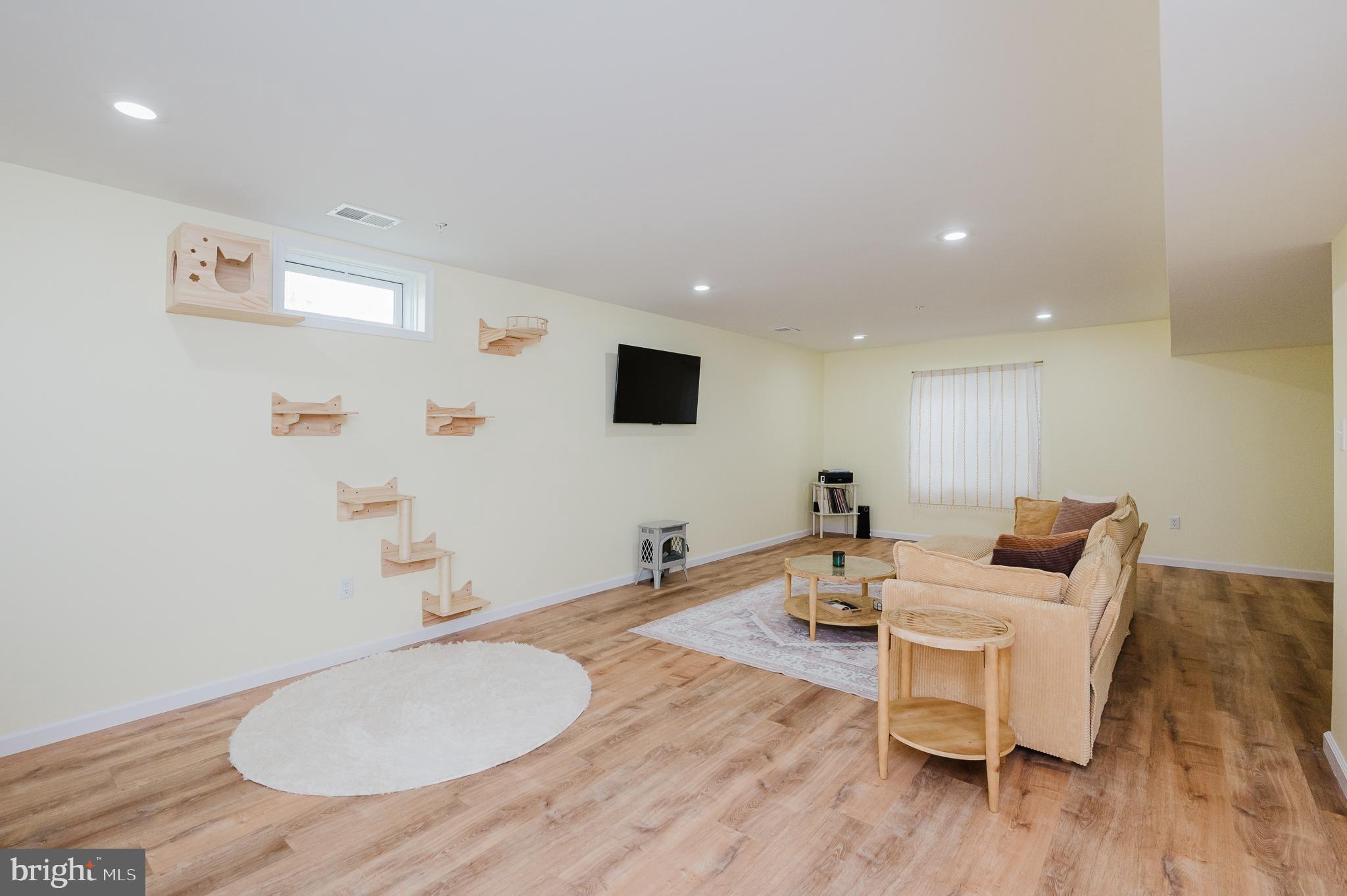 CHESAPEAKE CLUB - Residential