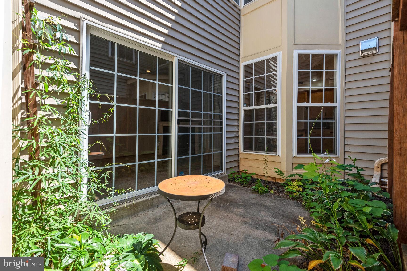 KING FARM - Residential Lease