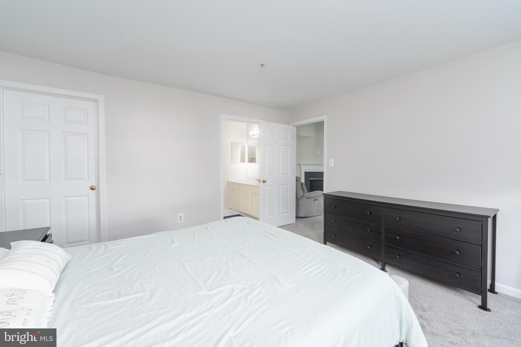 GATEWAY COMMERCE CENTER - Residential