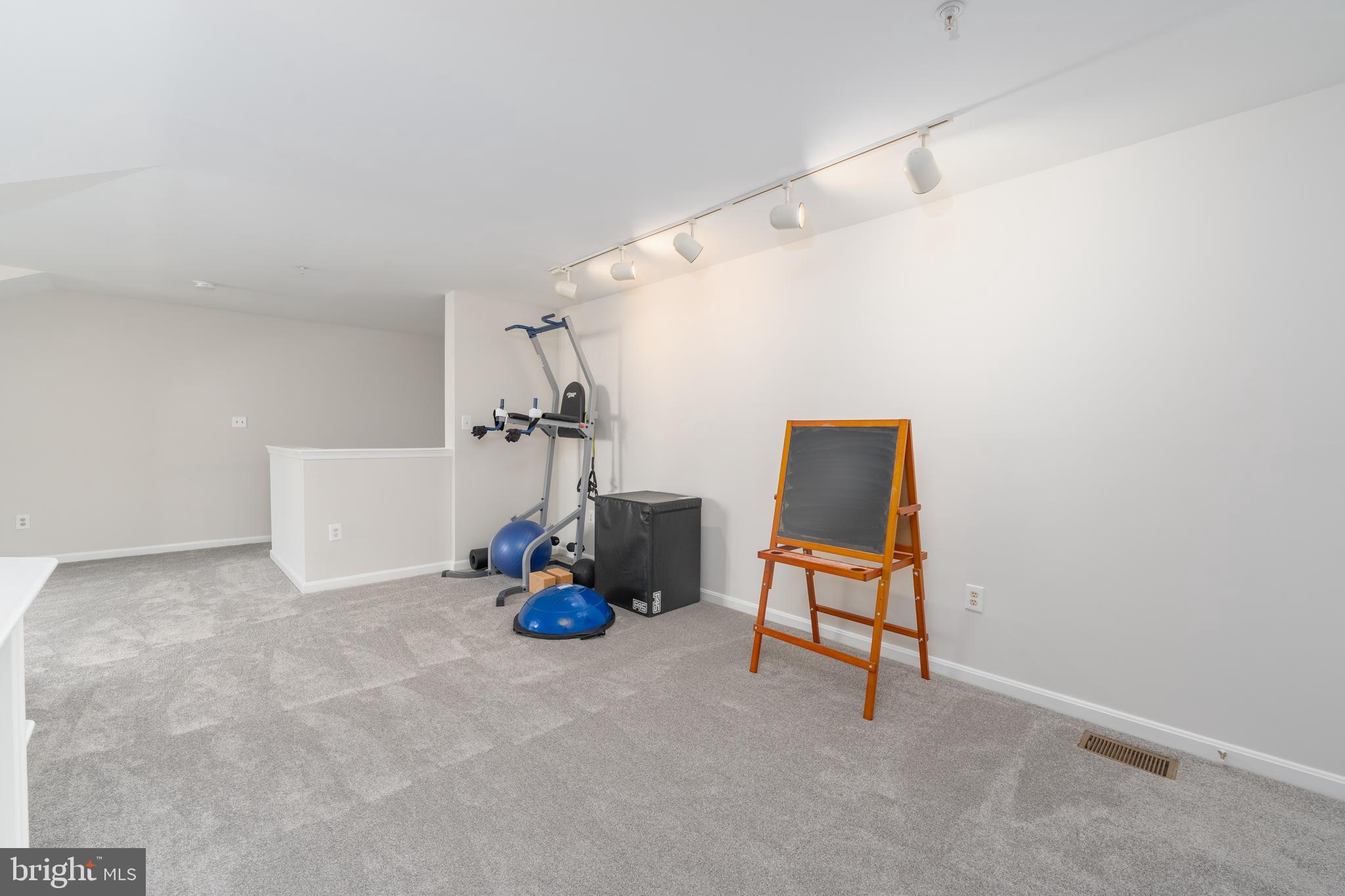 GATEWAY COMMERCE CENTER - Residential