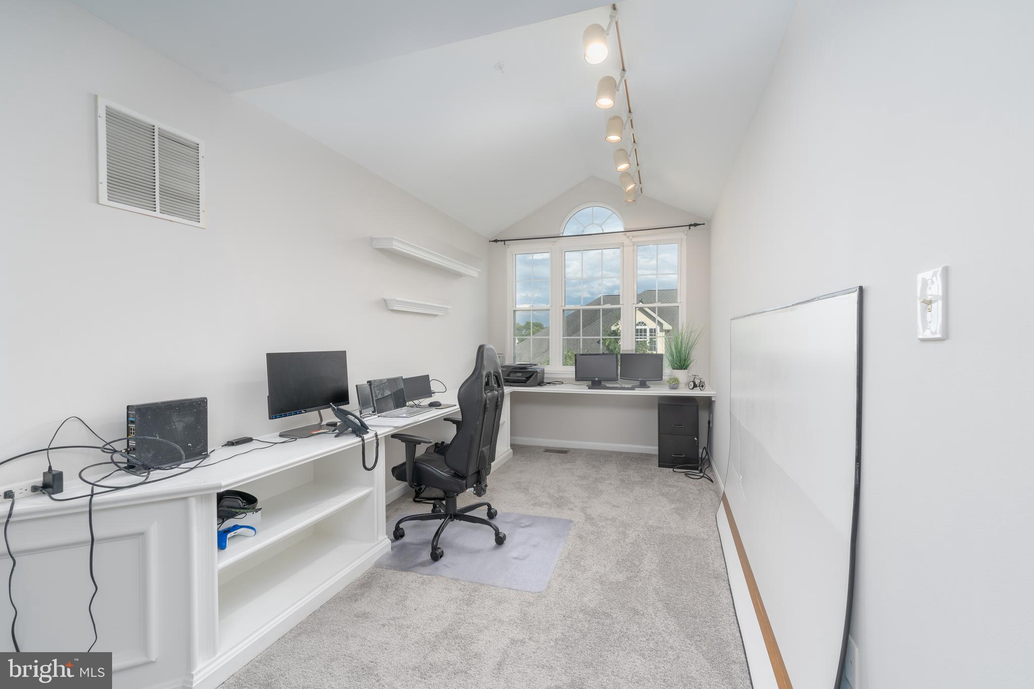 GATEWAY COMMERCE CENTER - Residential