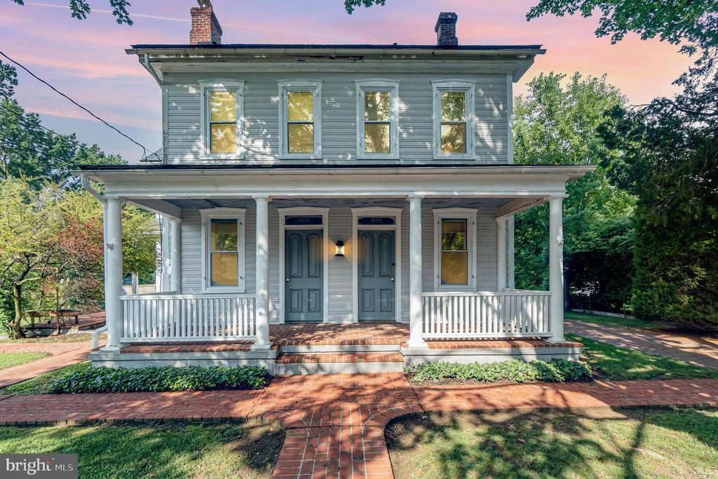 Photo of 435 N PRINCE ST, MILLERSVILLE, PA 17551 (MLS # PALA2037104)