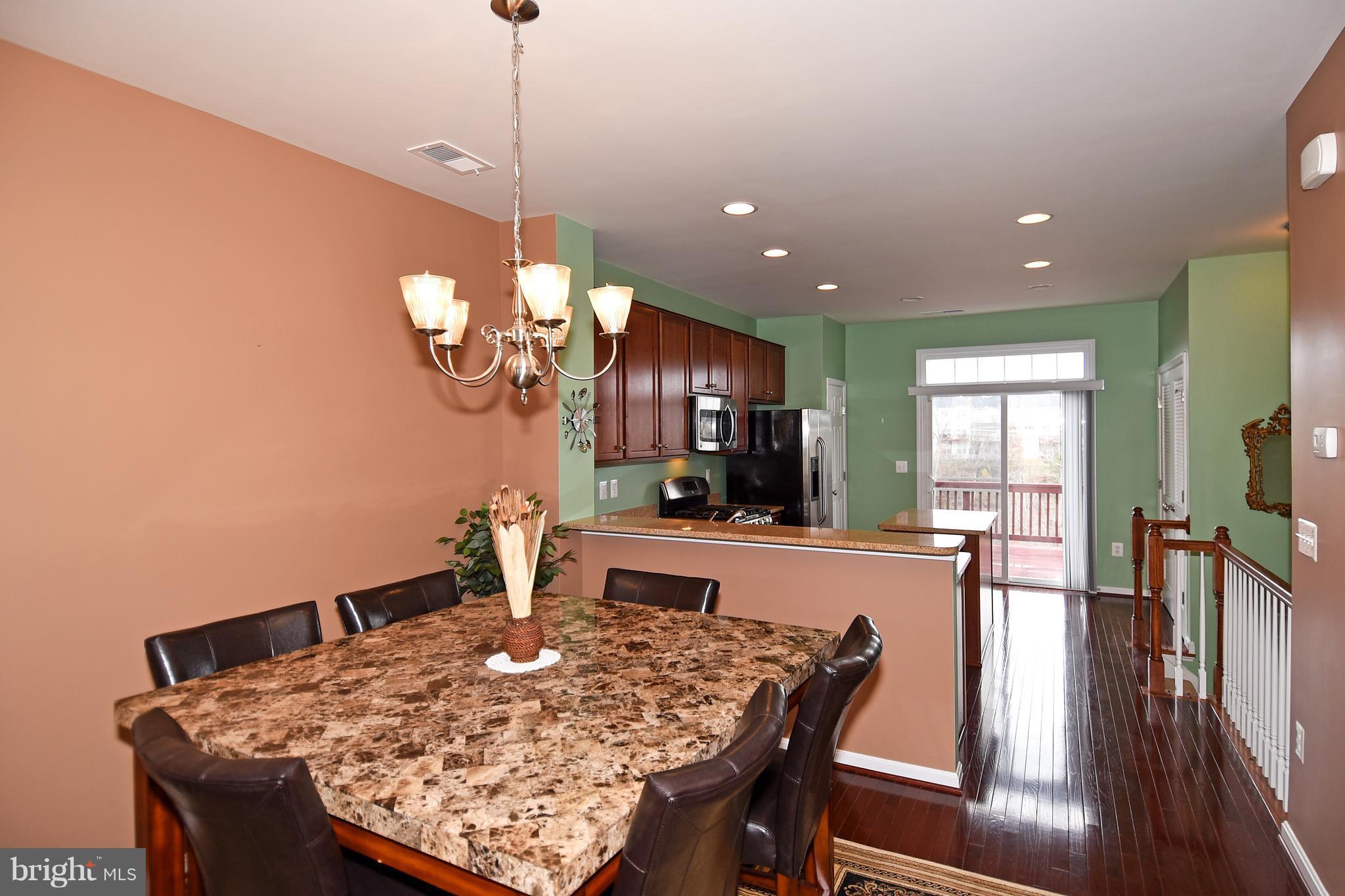 POWELLS RUN VILLAGE COND - Residential