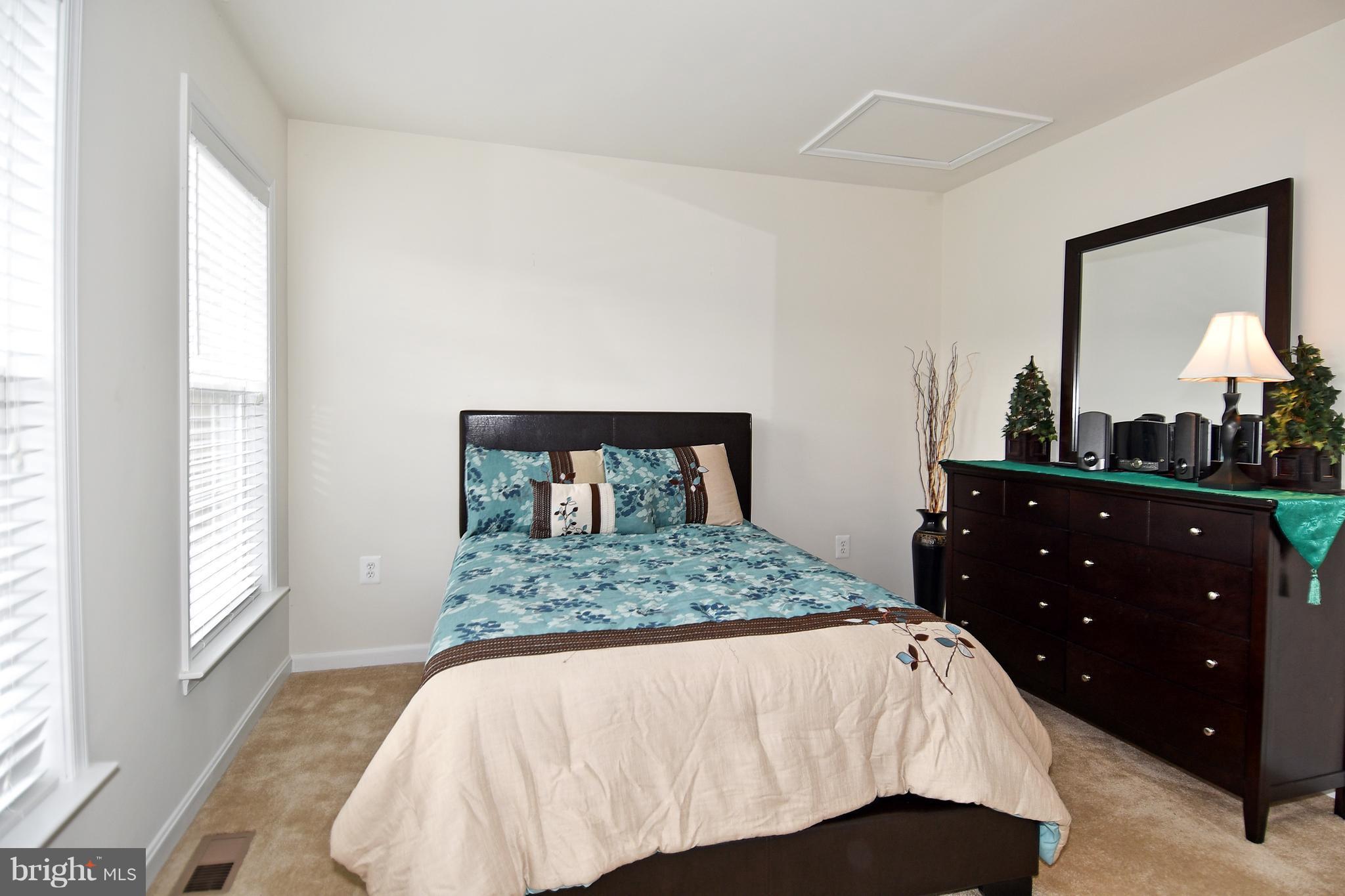 POWELLS RUN VILLAGE COND - Residential