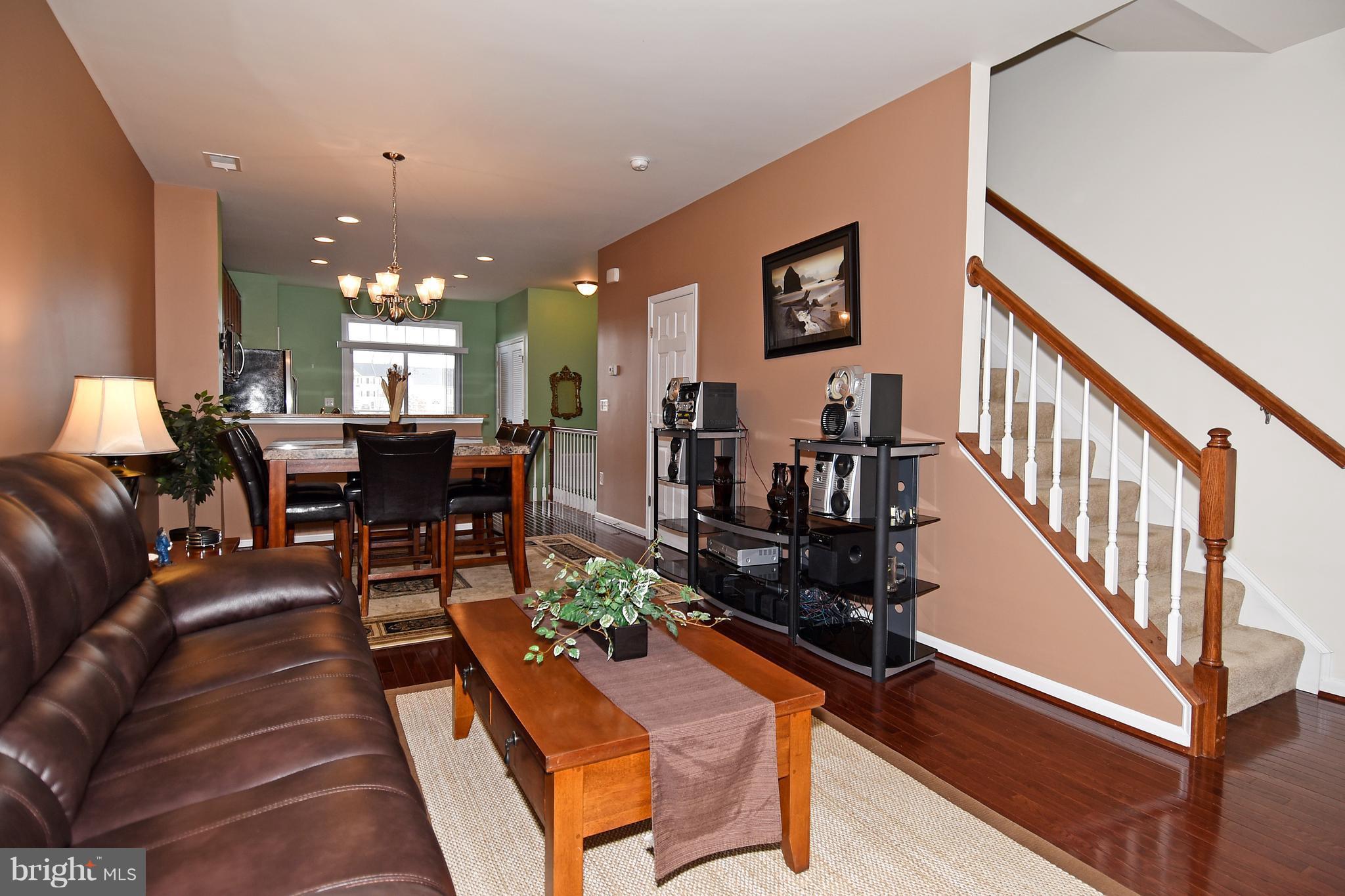 POWELLS RUN VILLAGE COND - Residential