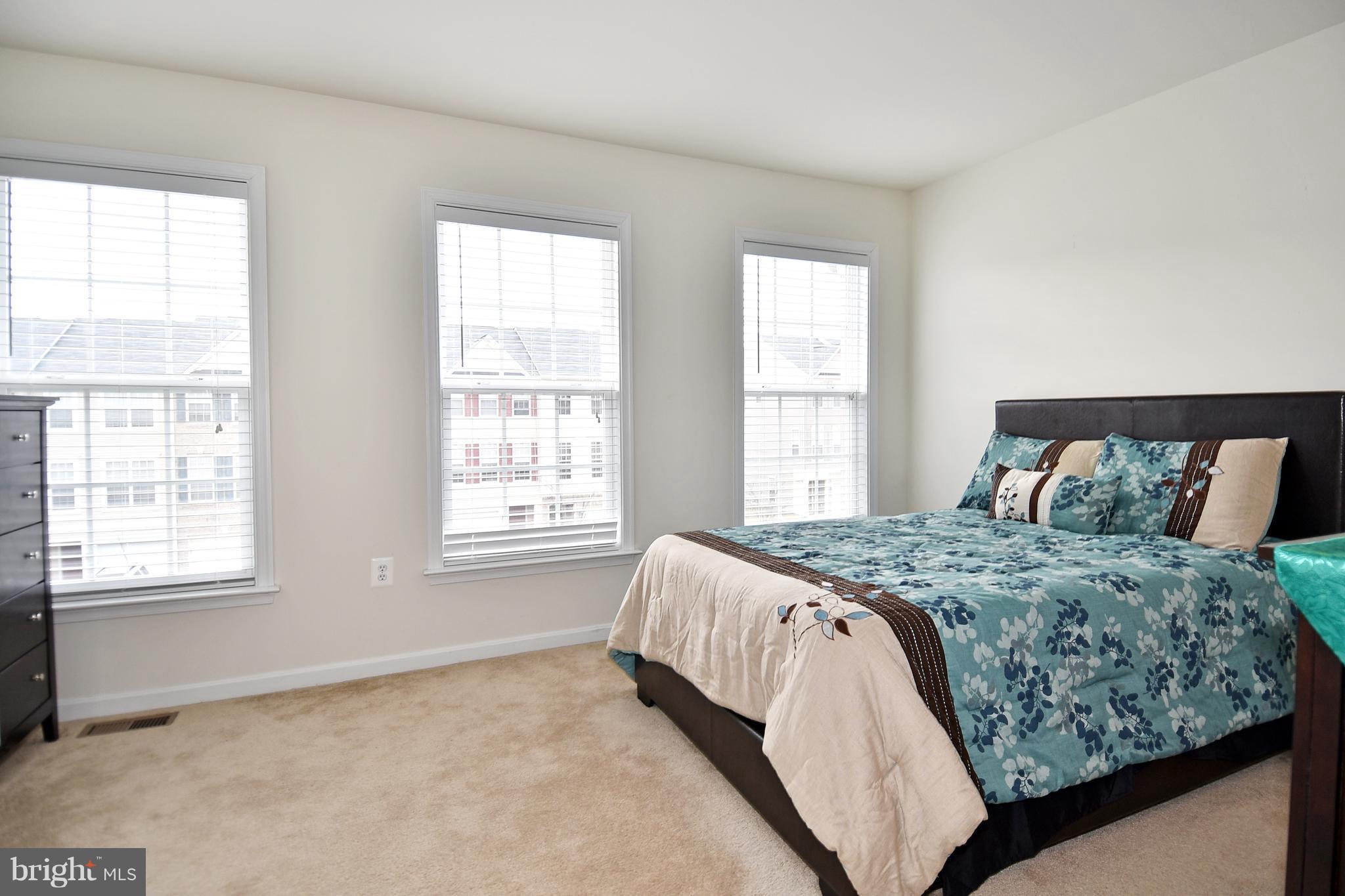 POWELLS RUN VILLAGE COND - Residential