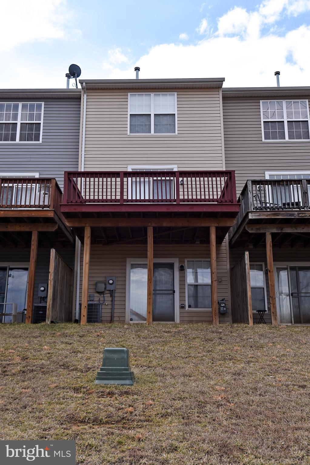 POWELLS RUN VILLAGE COND - Residential