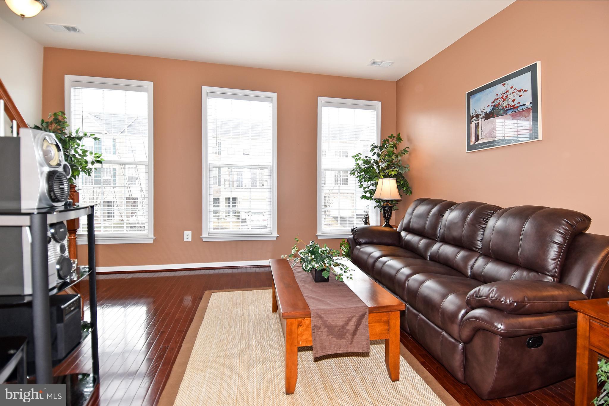 POWELLS RUN VILLAGE COND - Residential