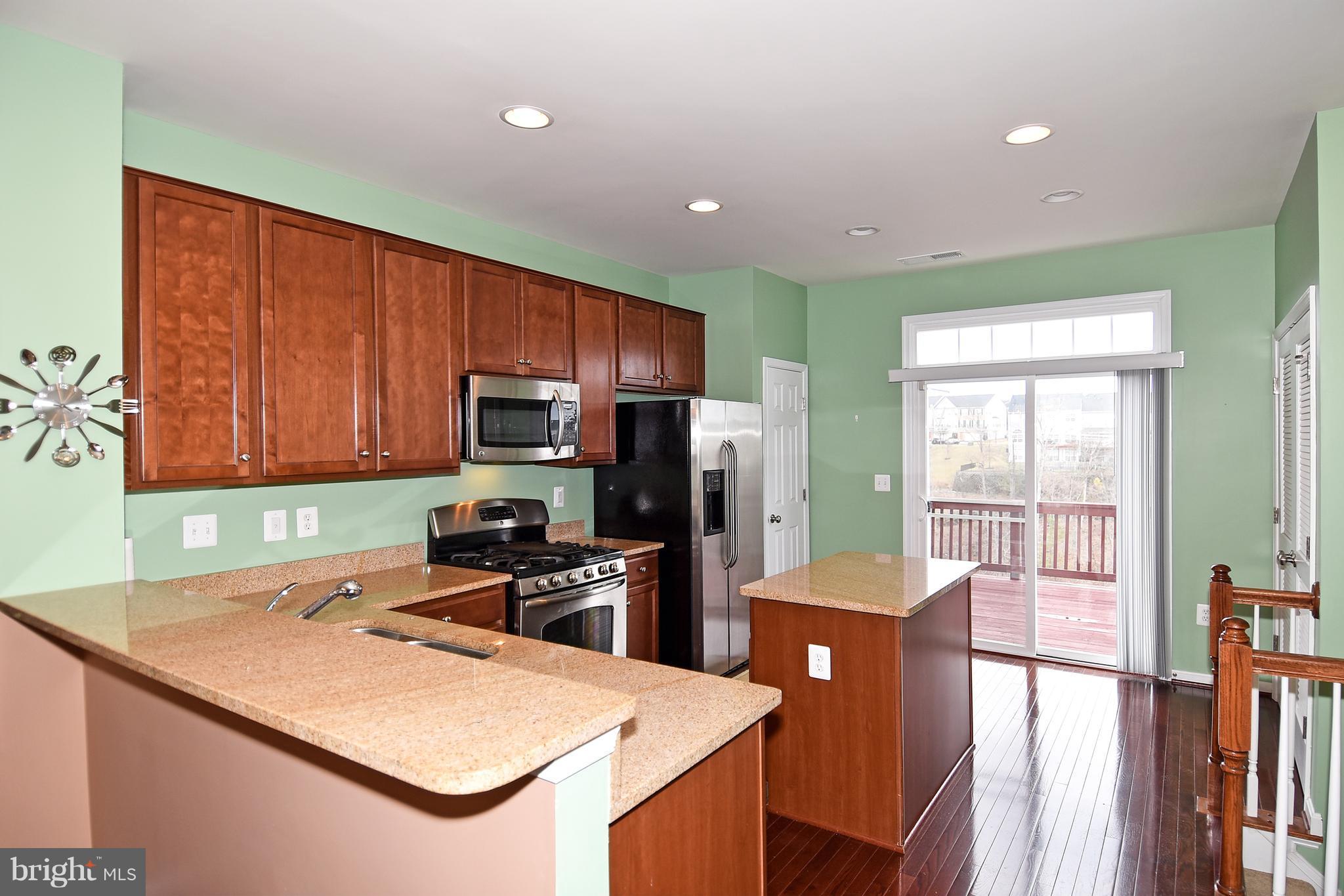 POWELLS RUN VILLAGE COND - Residential