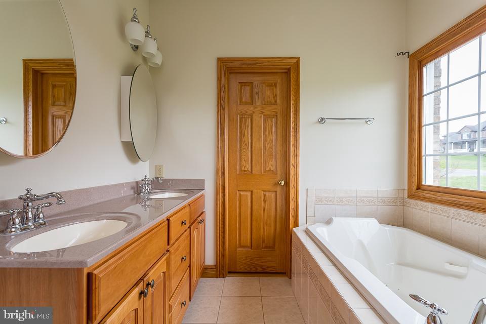 FAIRWAY MANOR - Residential