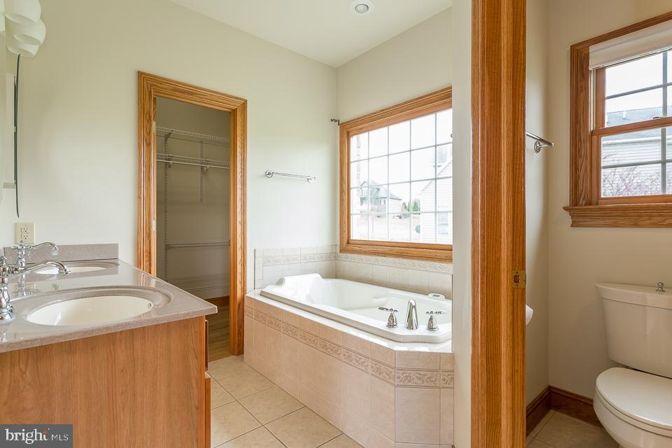 FAIRWAY MANOR - Residential