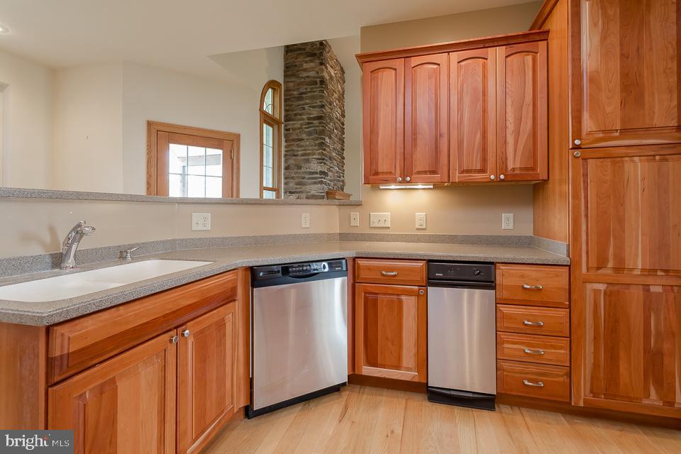 FAIRWAY MANOR - Residential