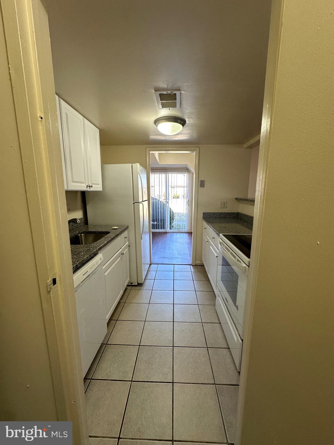 TERRACE TOWNE HOMES OF GUNSTON - Residential Lease