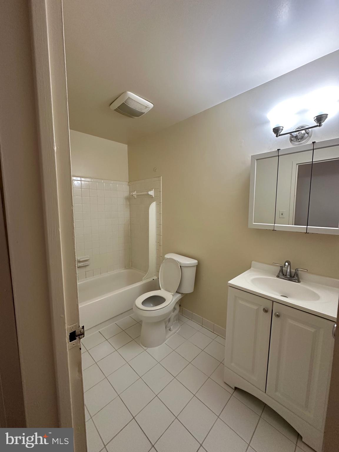 TERRACE TOWNE HOMES OF GUNSTON - Residential Lease