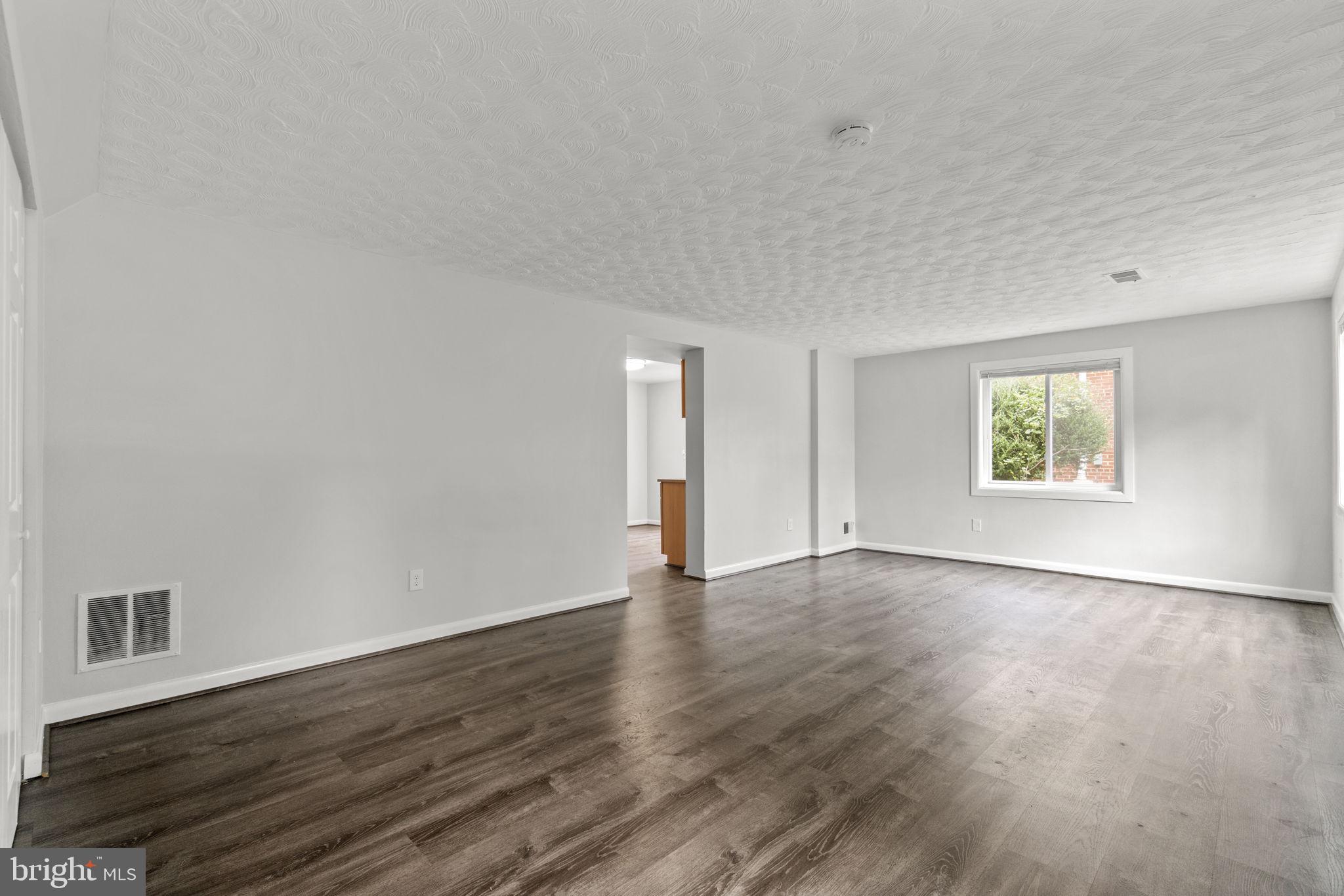 WOODMOOR - Residential Lease