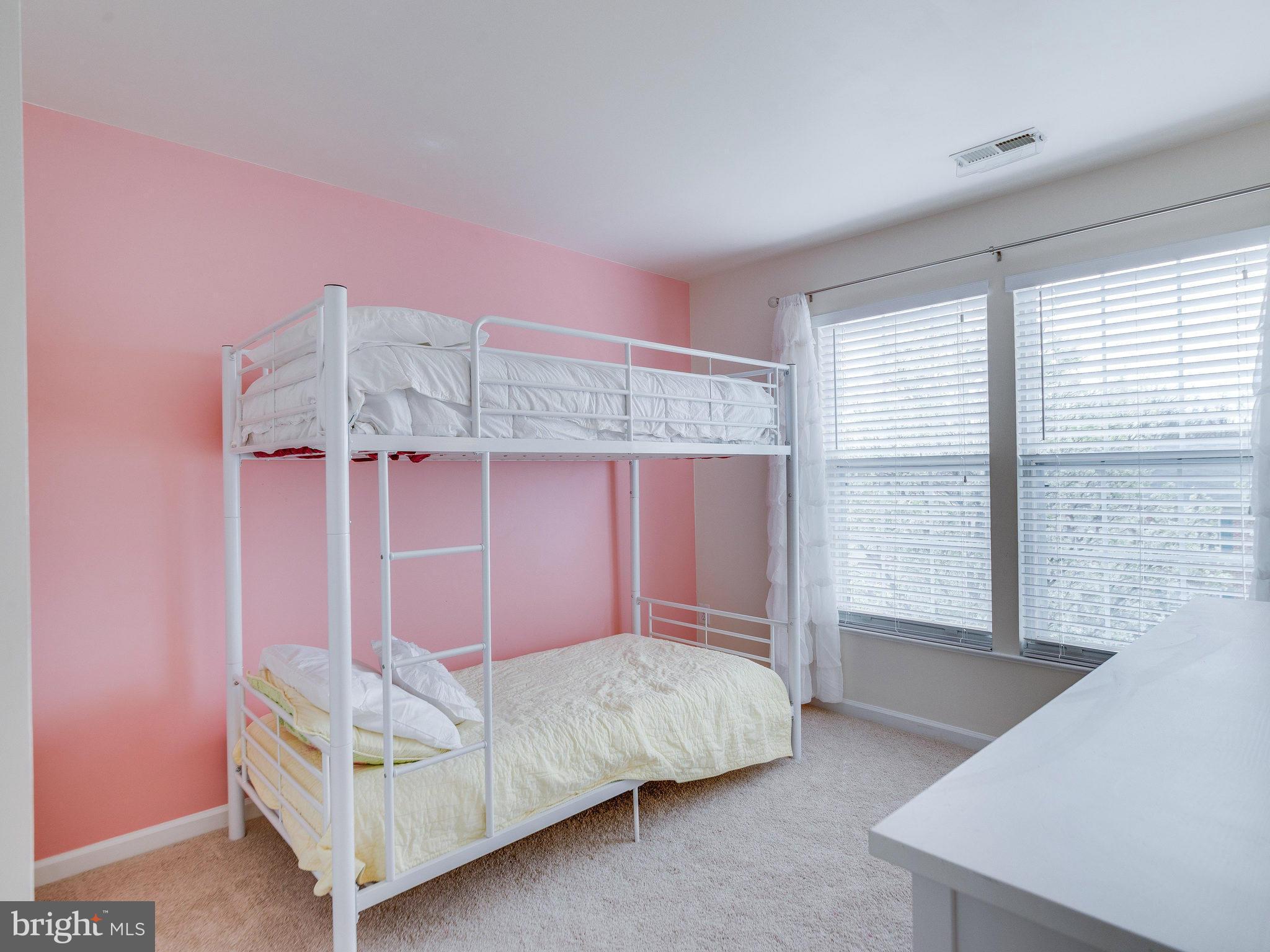 ASHBURN FARM - Residential