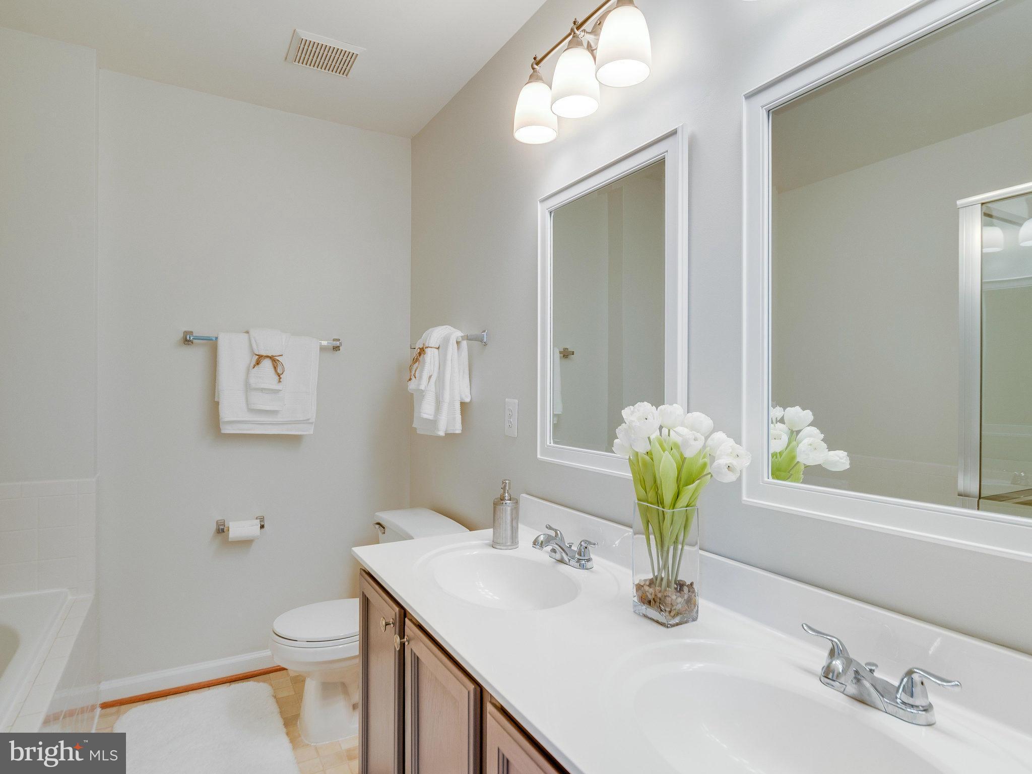 ASHBURN FARM - Residential