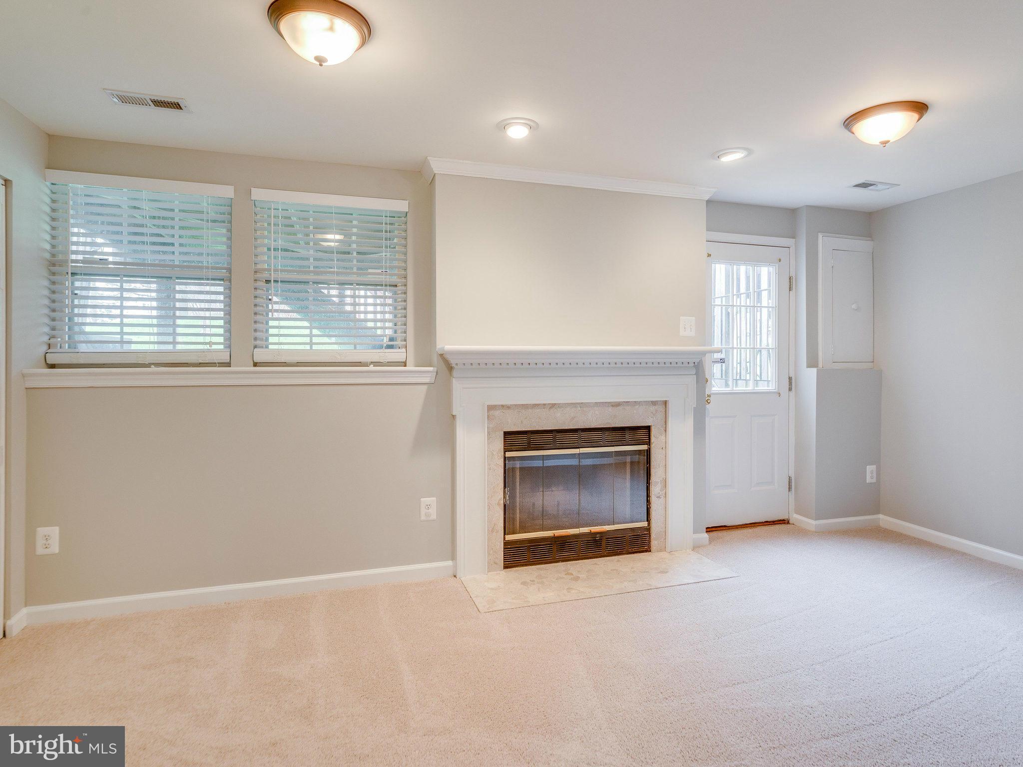 ASHBURN FARM - Residential